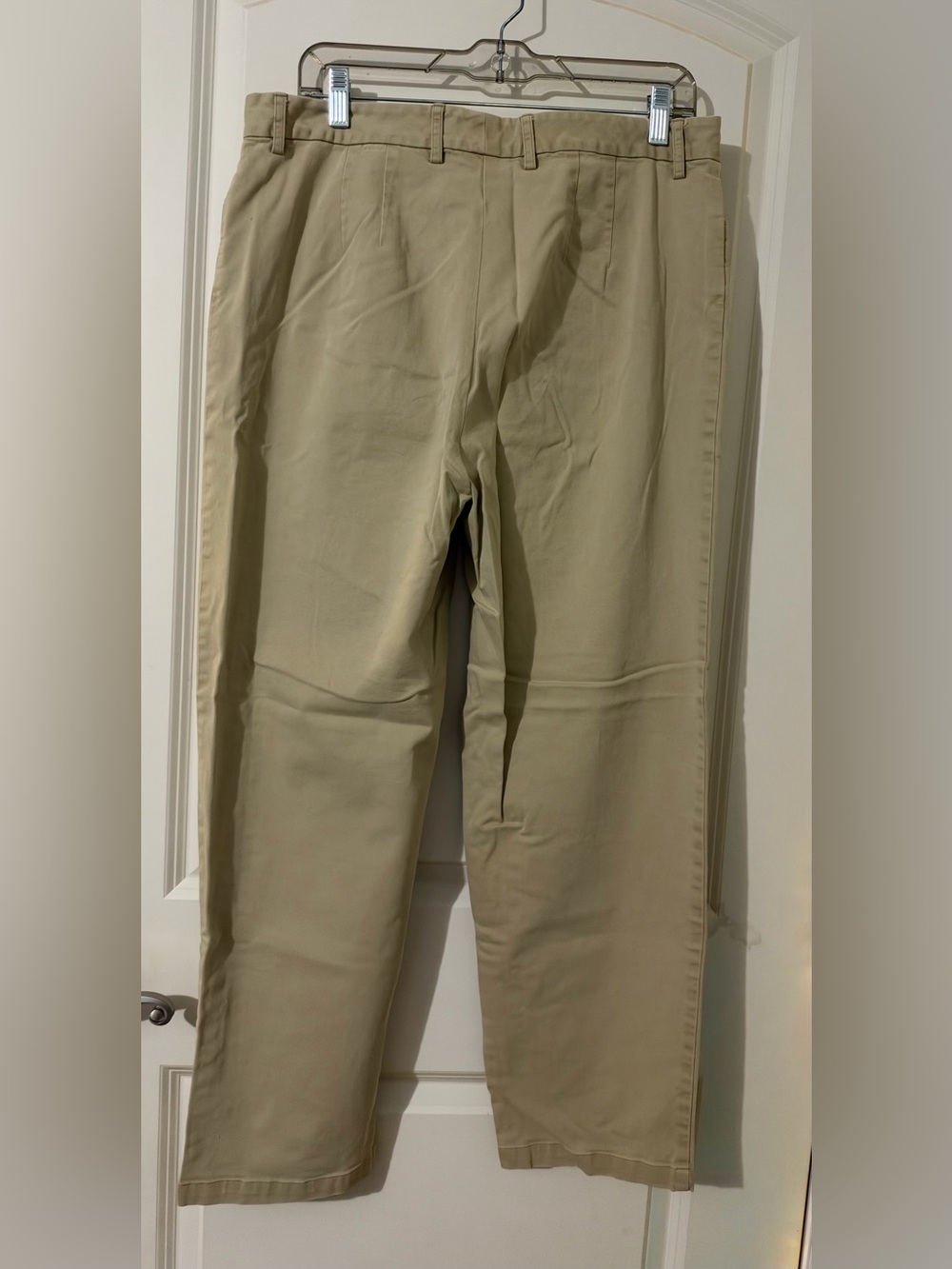 Women’s tan khakis